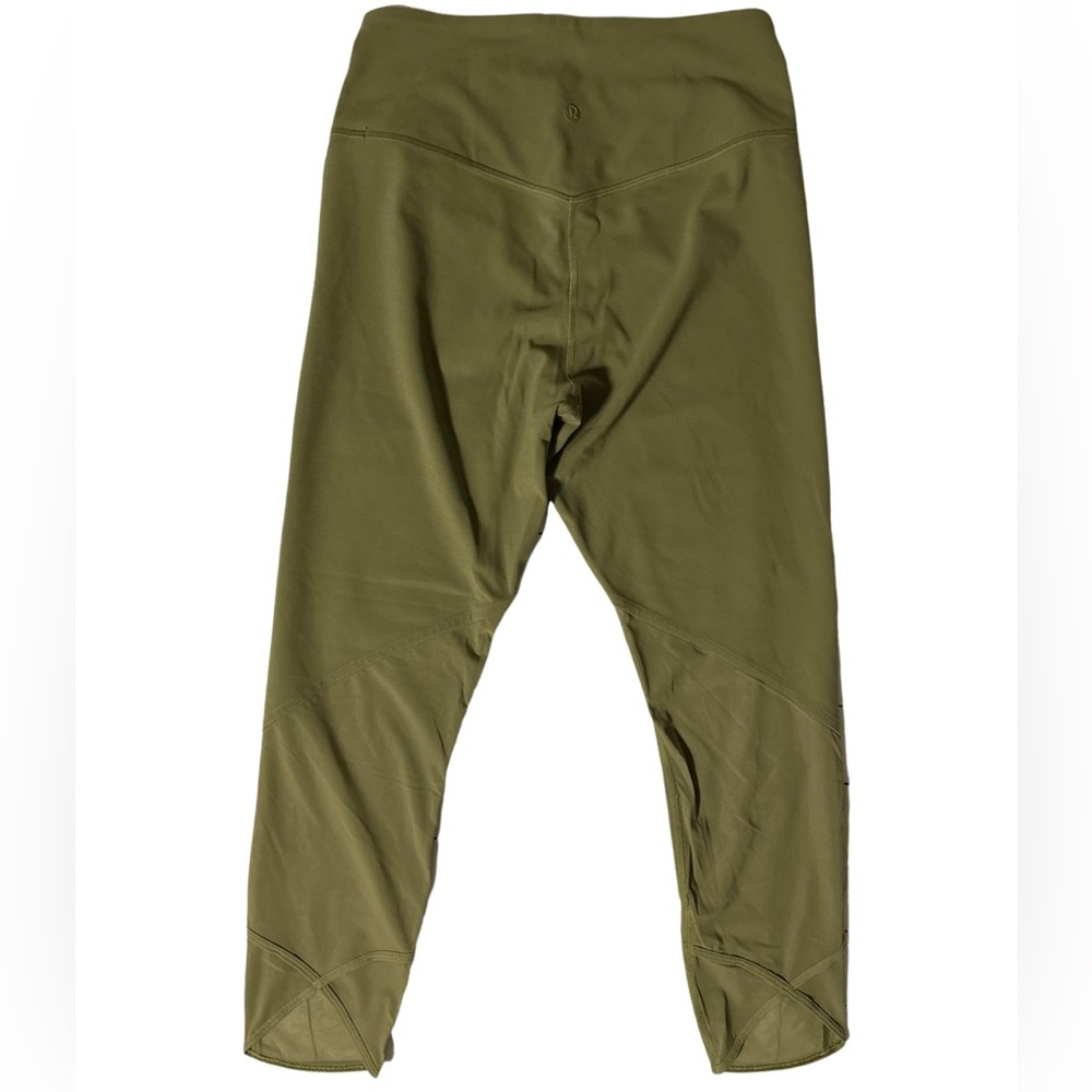 Lululemon mesh crisscross 23” crop legging - Picture 4 of 7